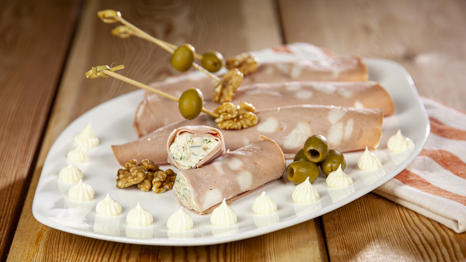 Involtini di mortadella