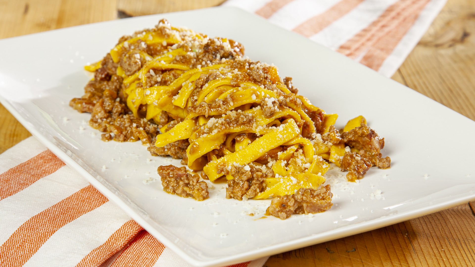 Tagliatelle con ragù alla bolognese