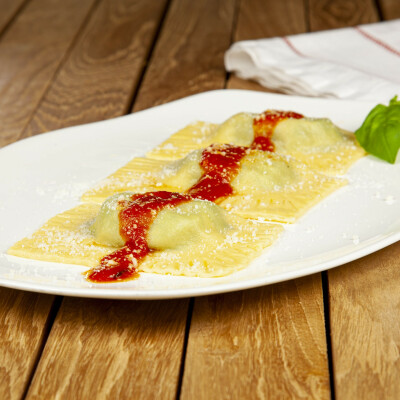 Ravioli ripieni con il pecorino fresco