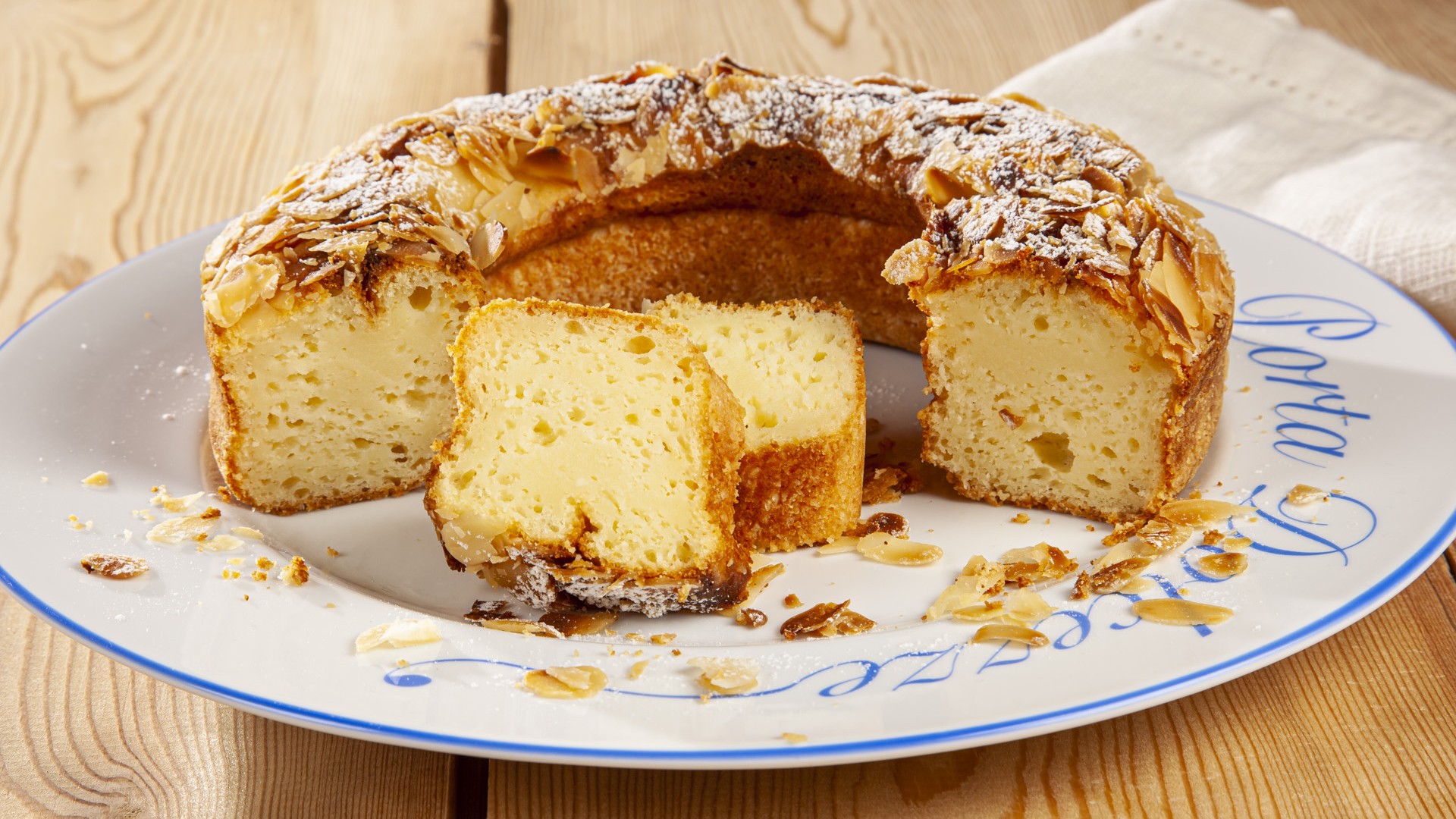 Ciambella di ricotta al rosolio