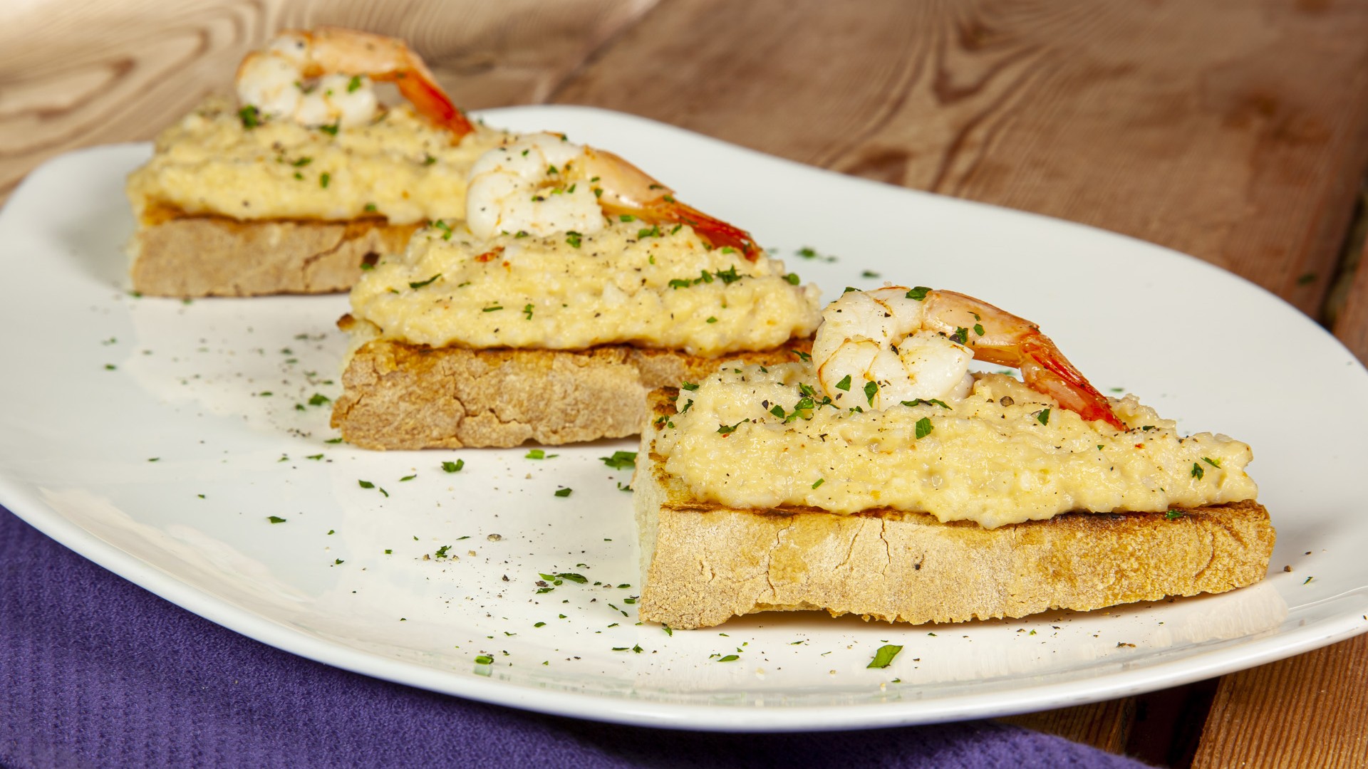 Crostini ai calamari e gamberetti