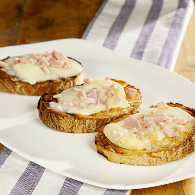 Crostini con pecorino