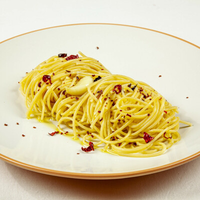 Spaghetti ajo, ojo e peperoncino