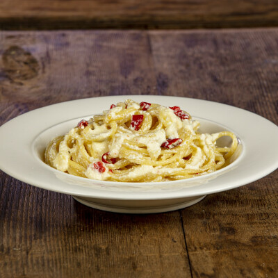 Spaghetti aglio olio e peperoncino con la ricotta