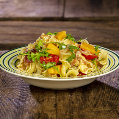 Insalata di pasta con melone e rucola