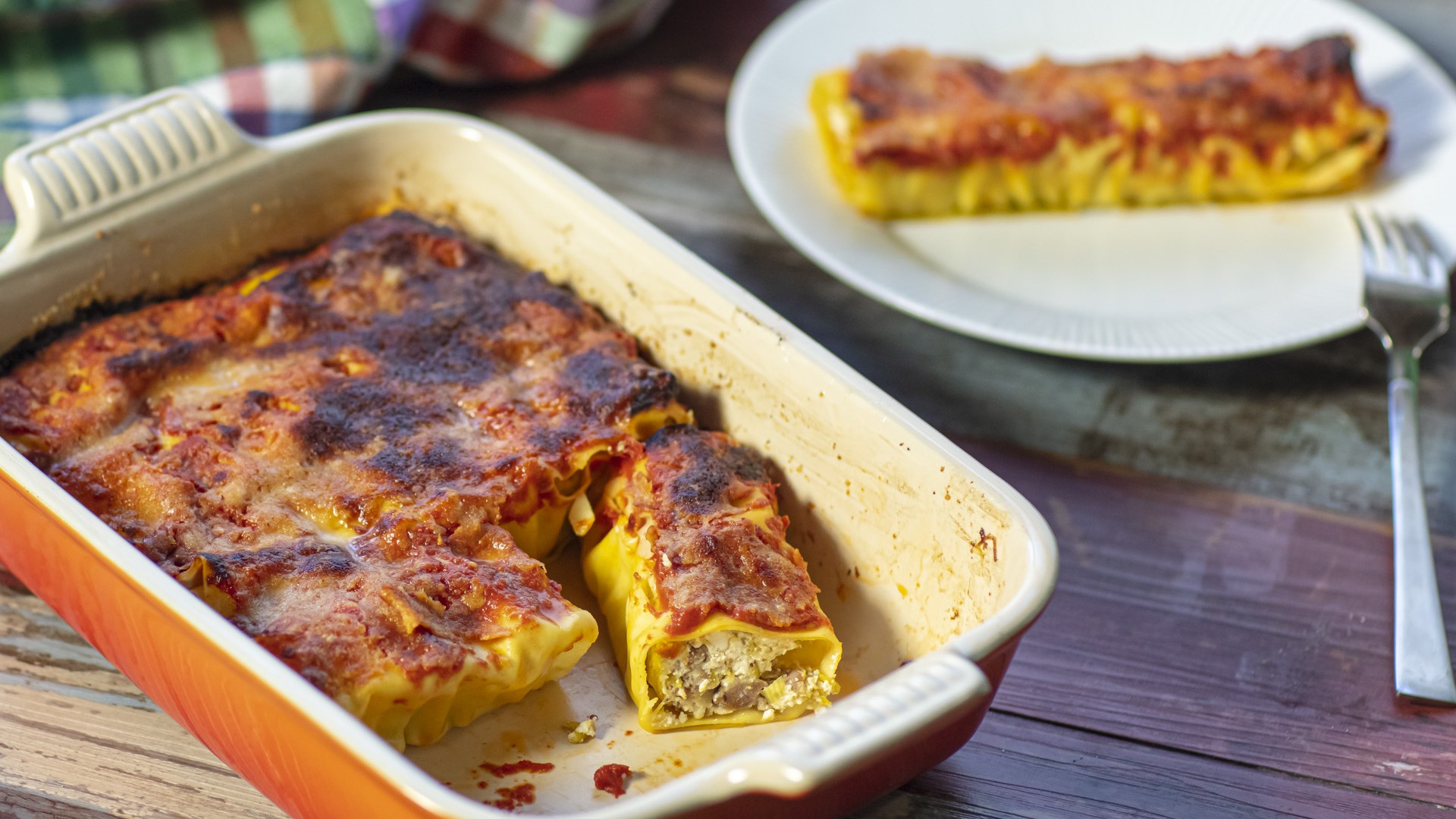 Cannelloni porri e salsiccia