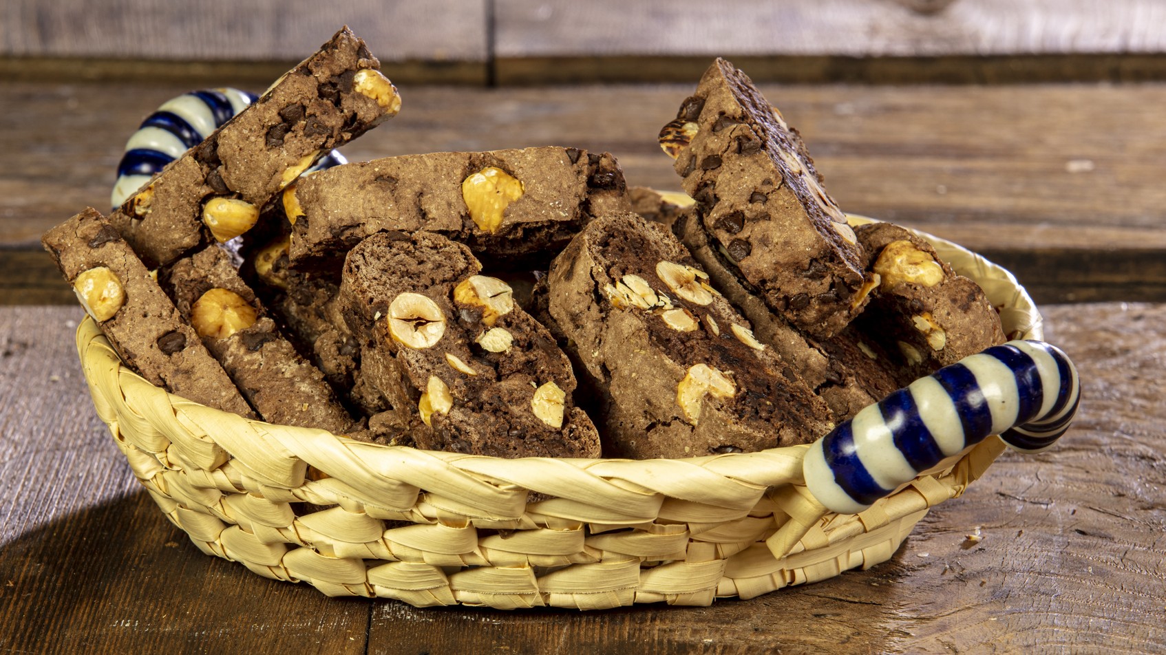 Cantucci cioccolato e nocciole