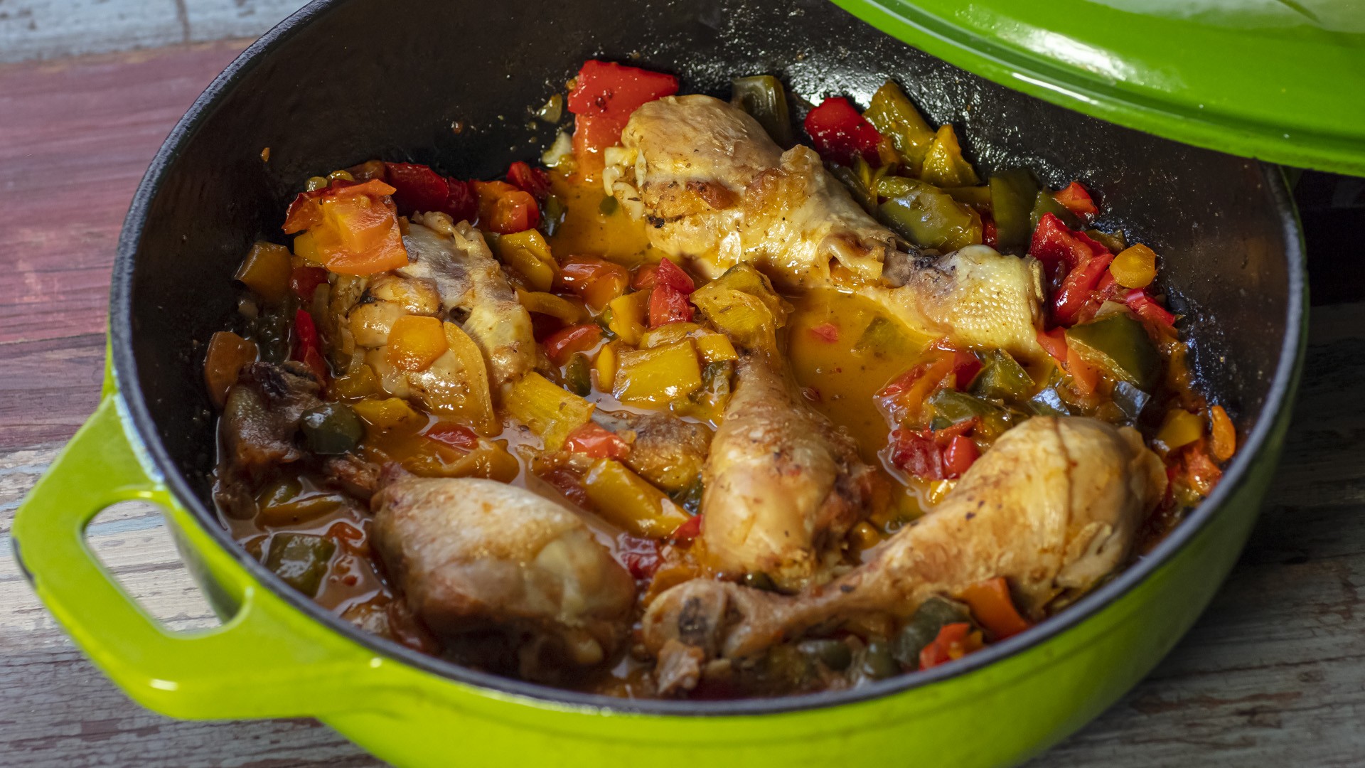 Cosce di pollo con verdure