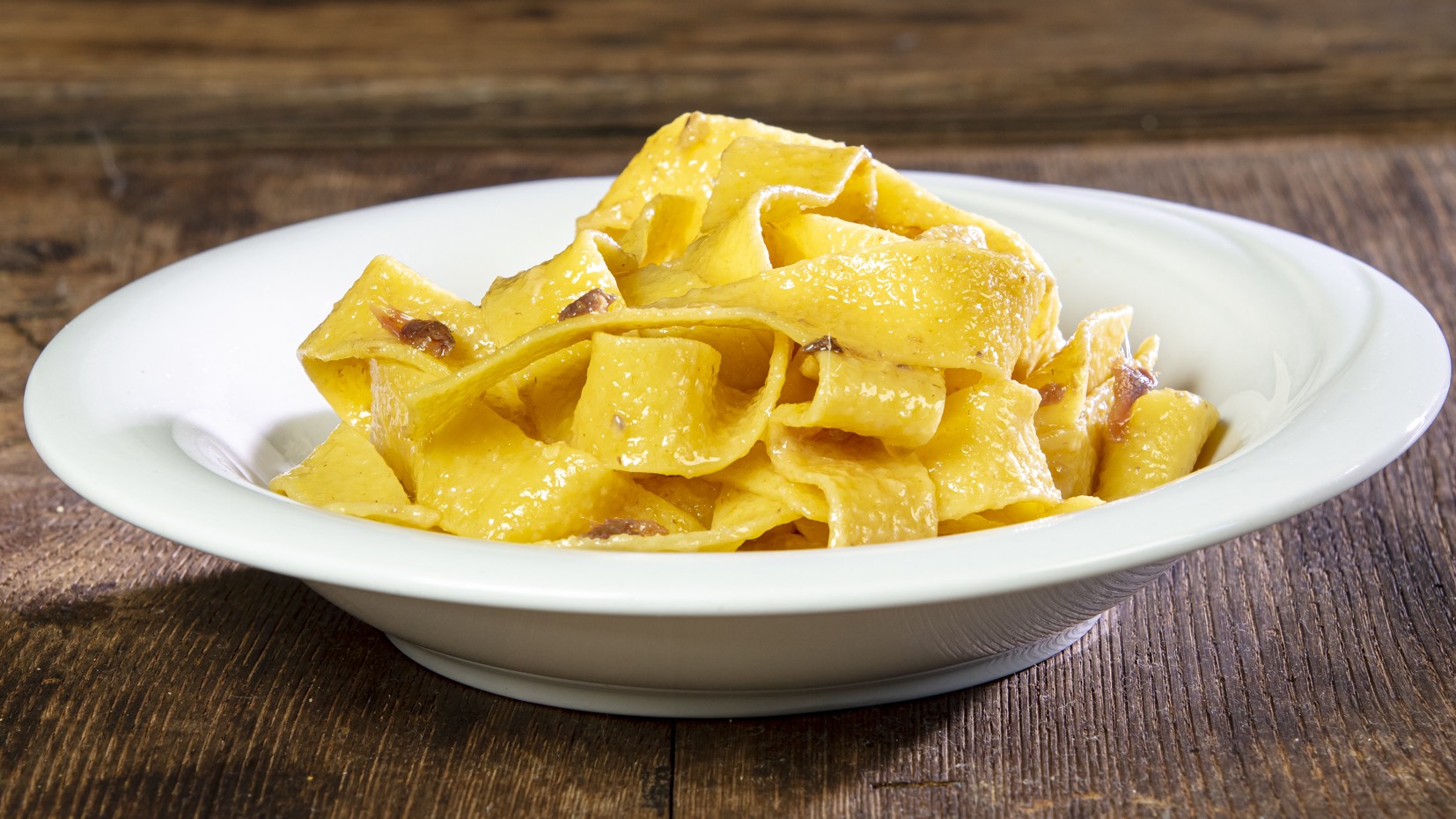 Pappardelle burro aglio e acciughe