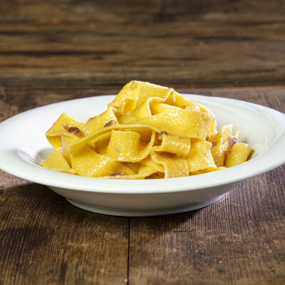 Pappardelle burro aglio e acciughe