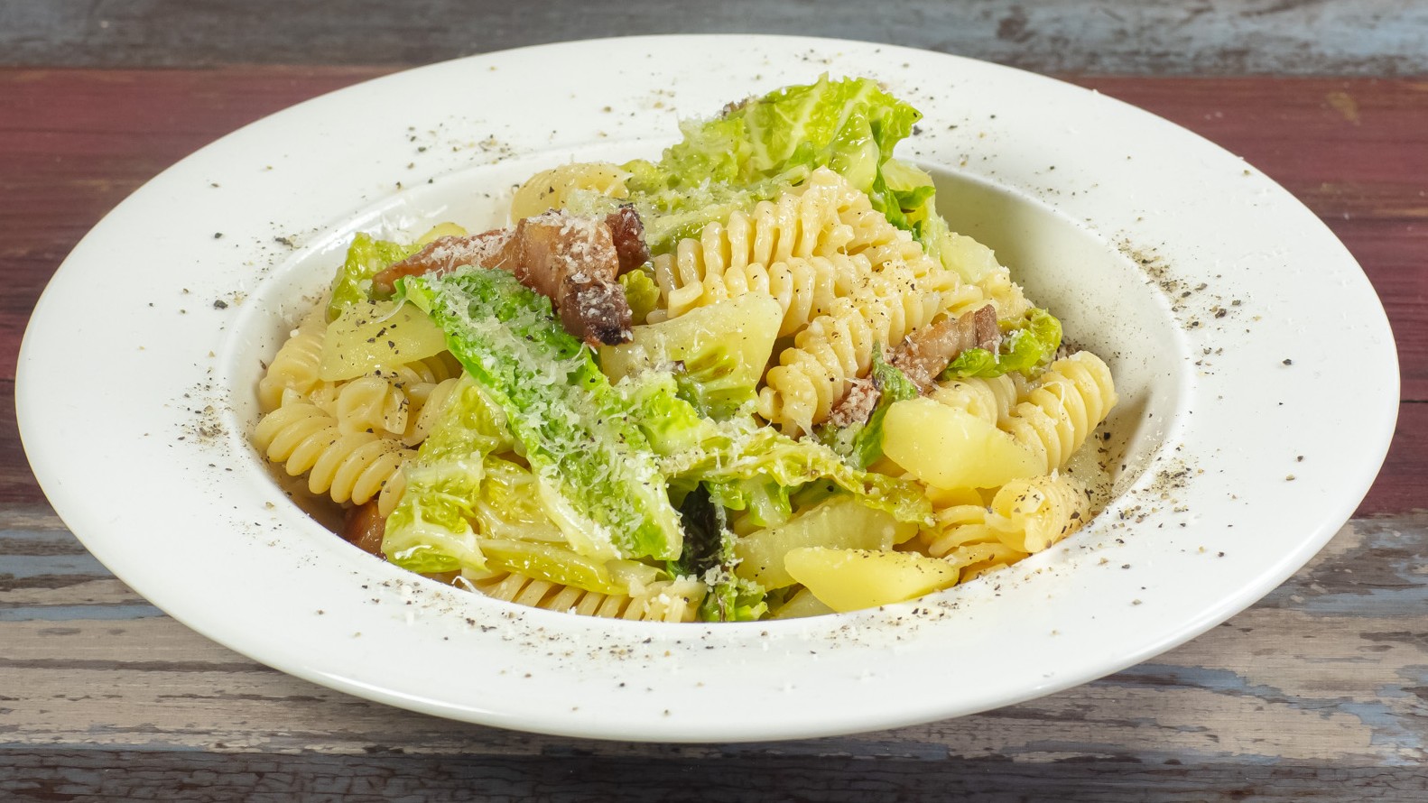 Pasta verza, patate e pancetta