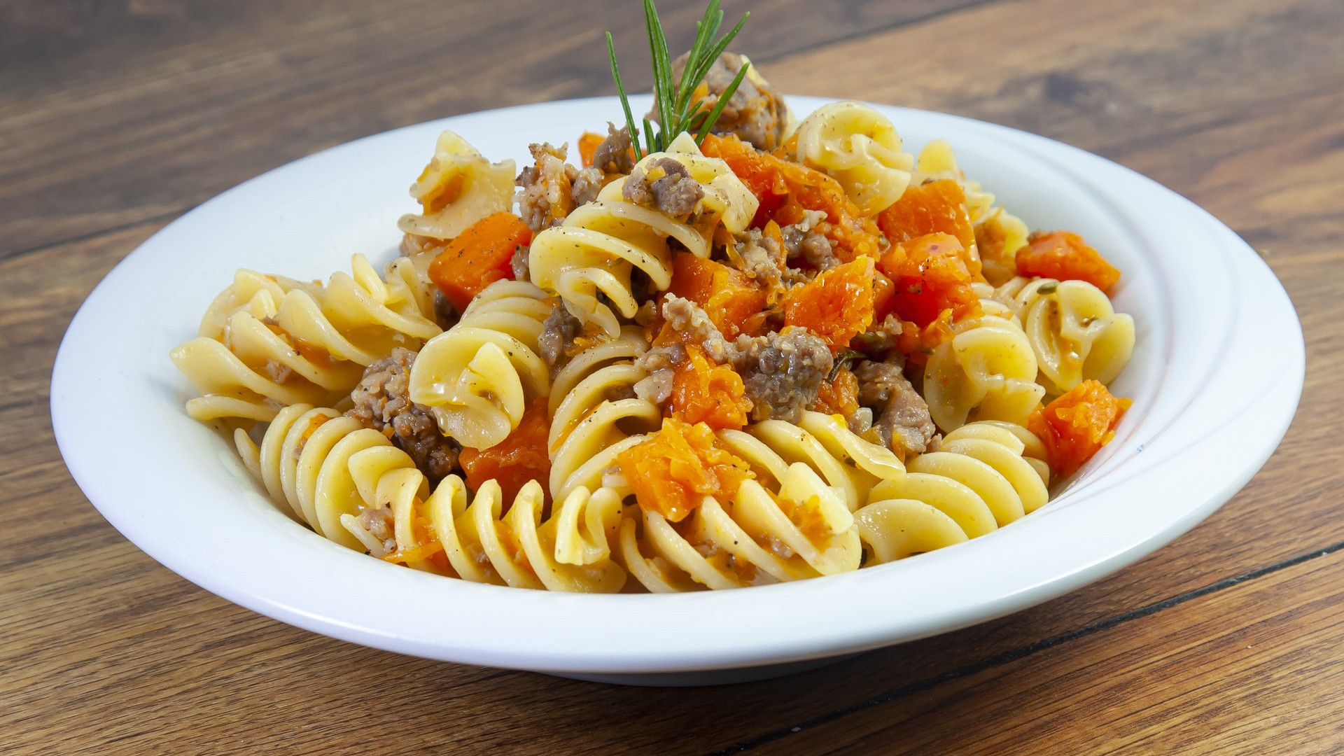 Pasta zucca e salsiccia