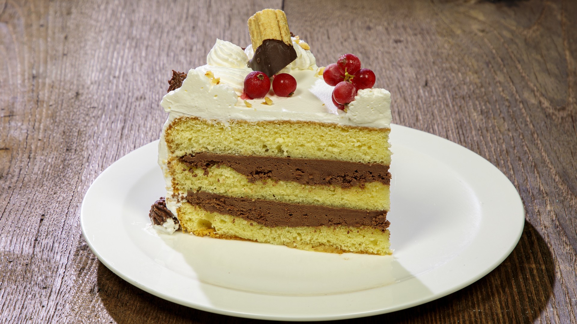 Torta di compleanno con ganache al cioccolato