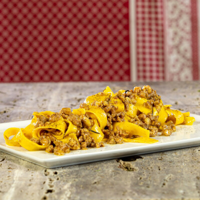 Tagliatelle al ragù di maiale in bianco Tagliatelle con ragù di maiale in bianco