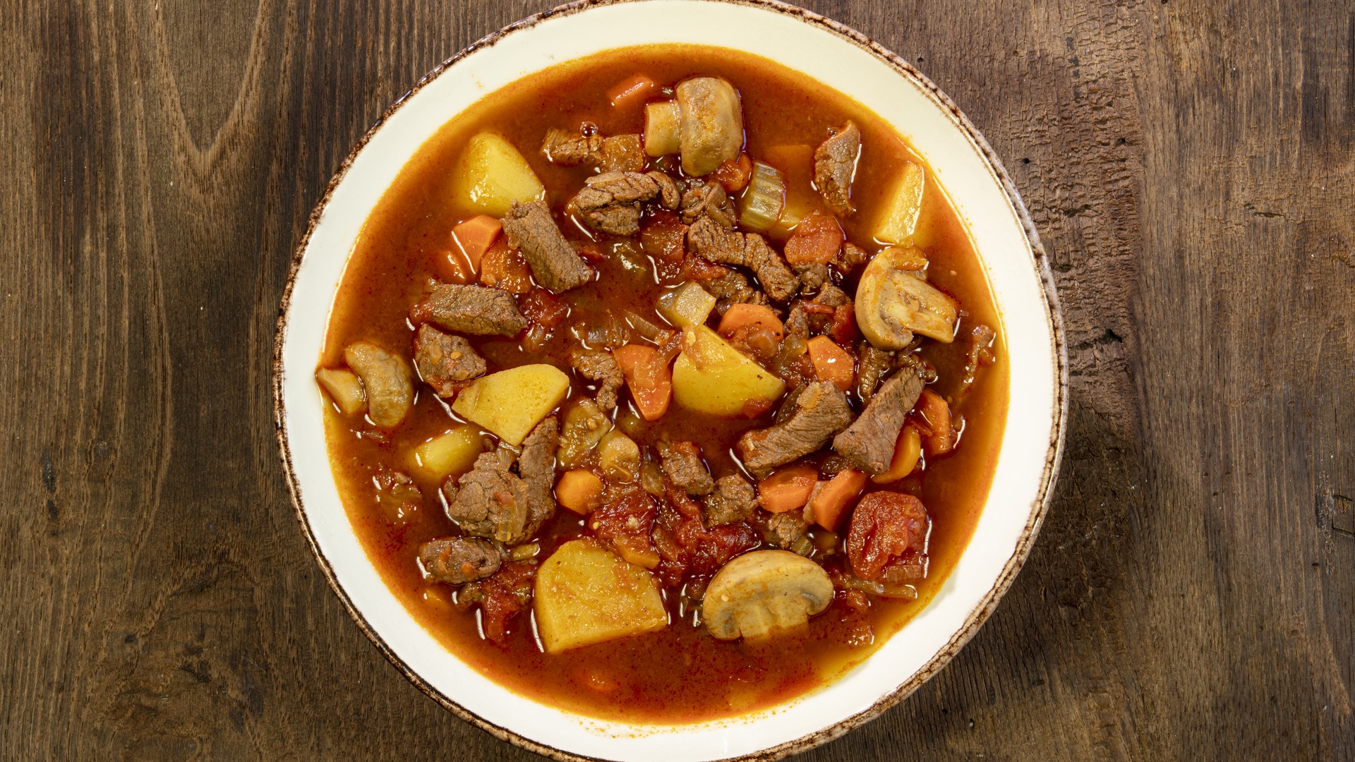 Zuppa di carne e verdure