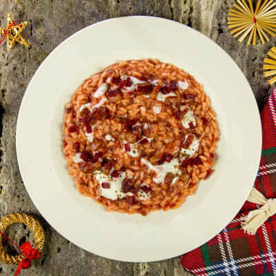 Risotto con barbabietole rosse pancetta e panna acida