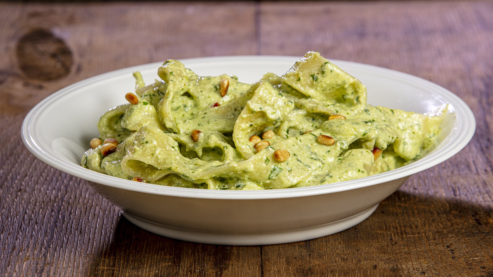 Pappardelle ricotta e pesto di basilico