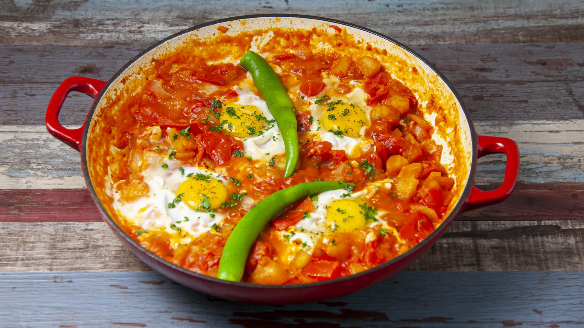 Uova patate e pomodoro in stile Afgano