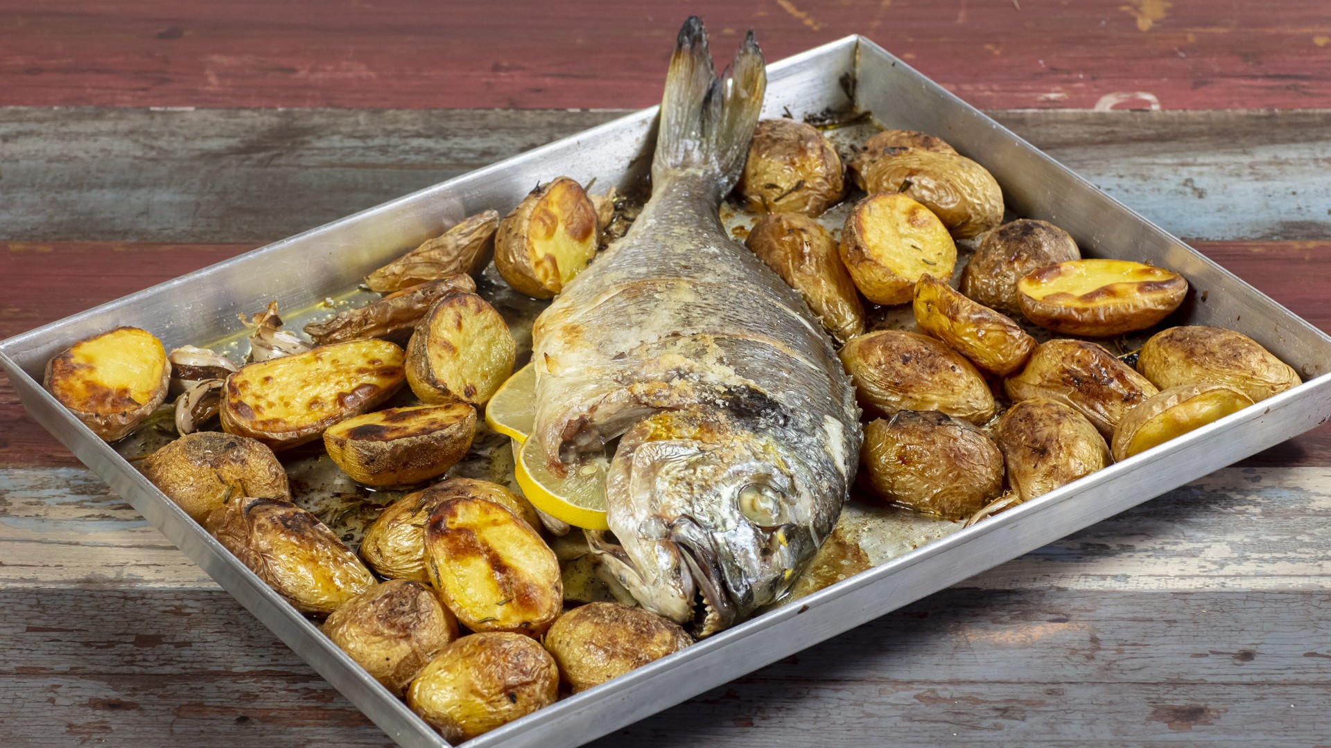 Orata al forno con le patate