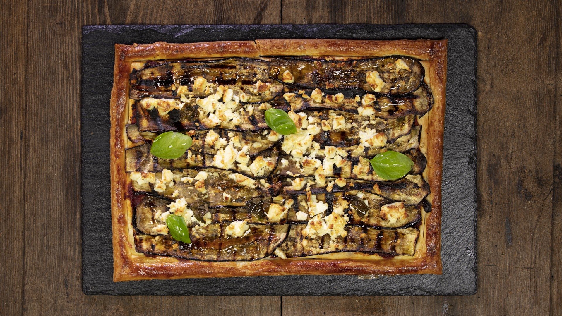 Torta di sfoglia con melanzane