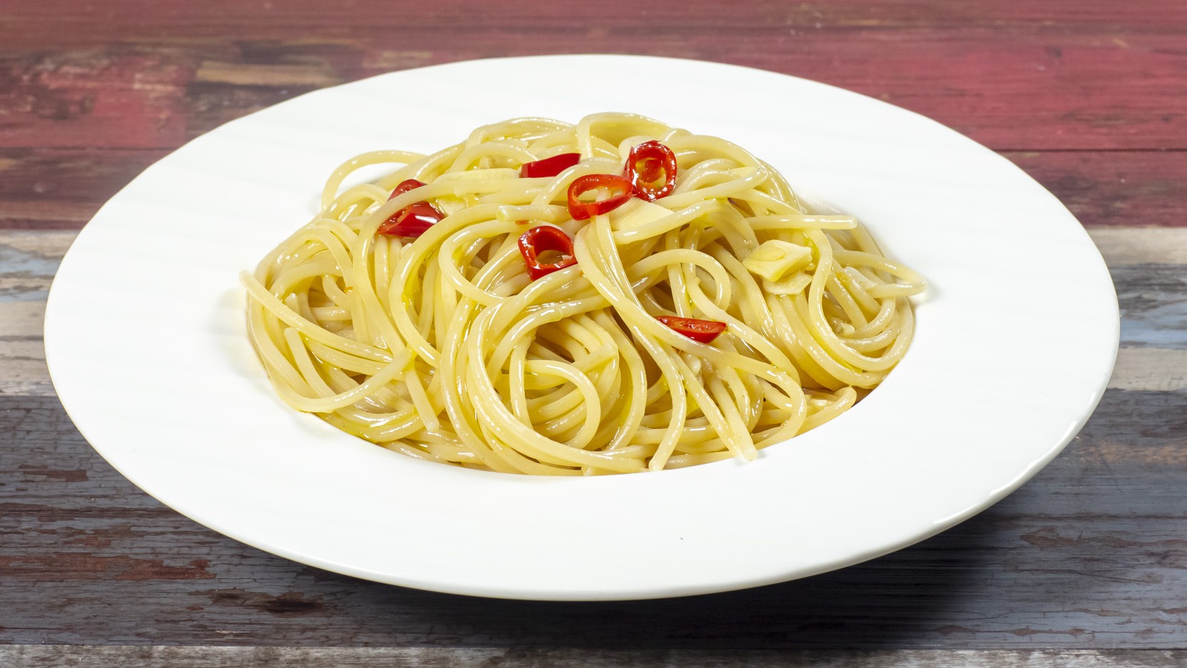 Spaghetti aglio olio e peperoncino