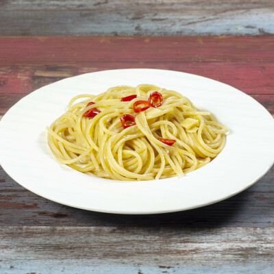 Spaghetti aglio olio e peperoncino