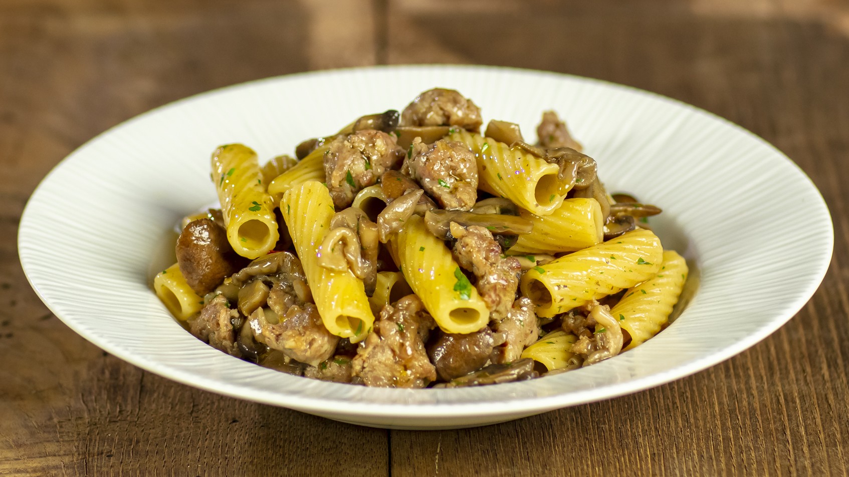 Pasta salsiccia e funghi