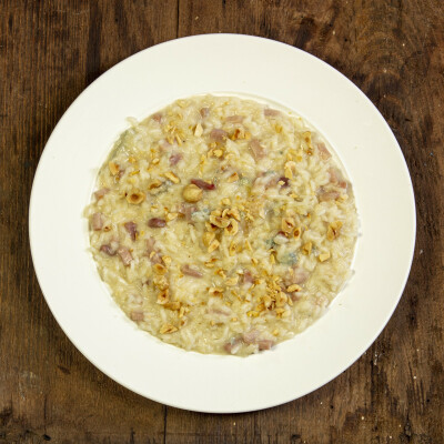 Risotto gorgonzola prosciutto cotto e nocciole