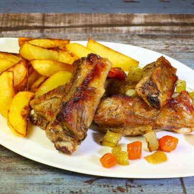 Costolette di cinghiale marinate alla birra