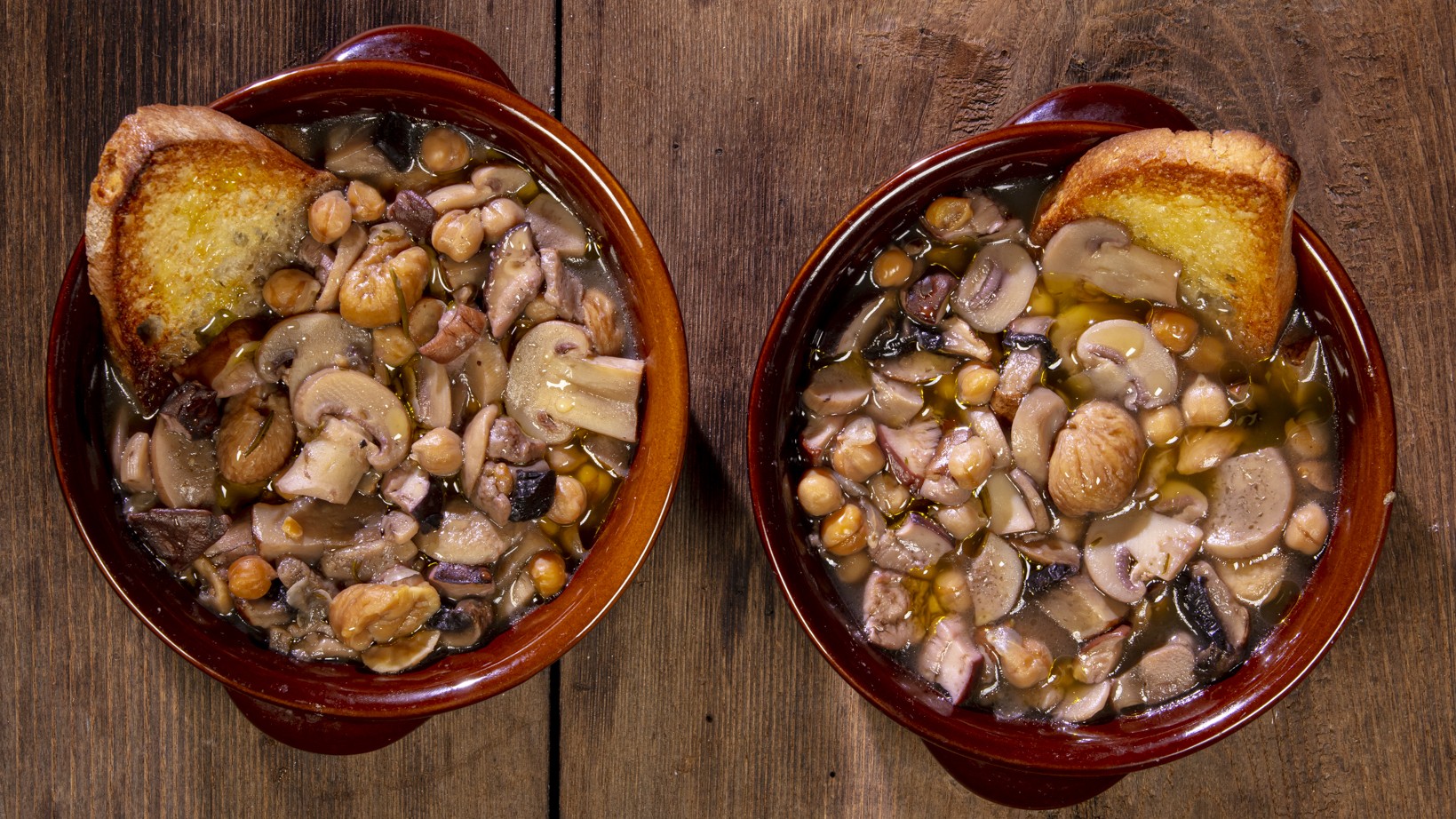 Zuppa di funghi con ceci e castagne