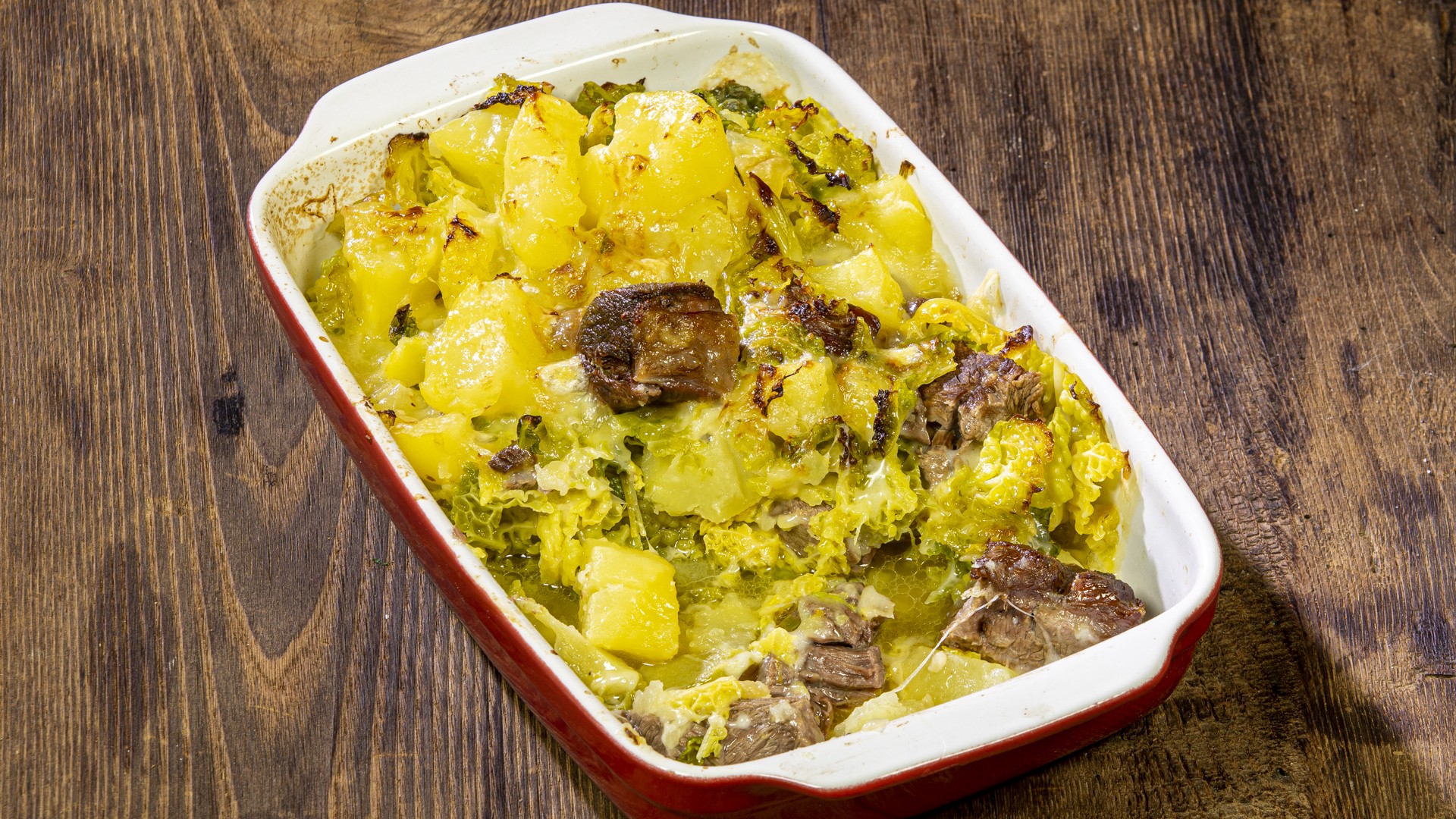 Zuppa di carne, patate e verza