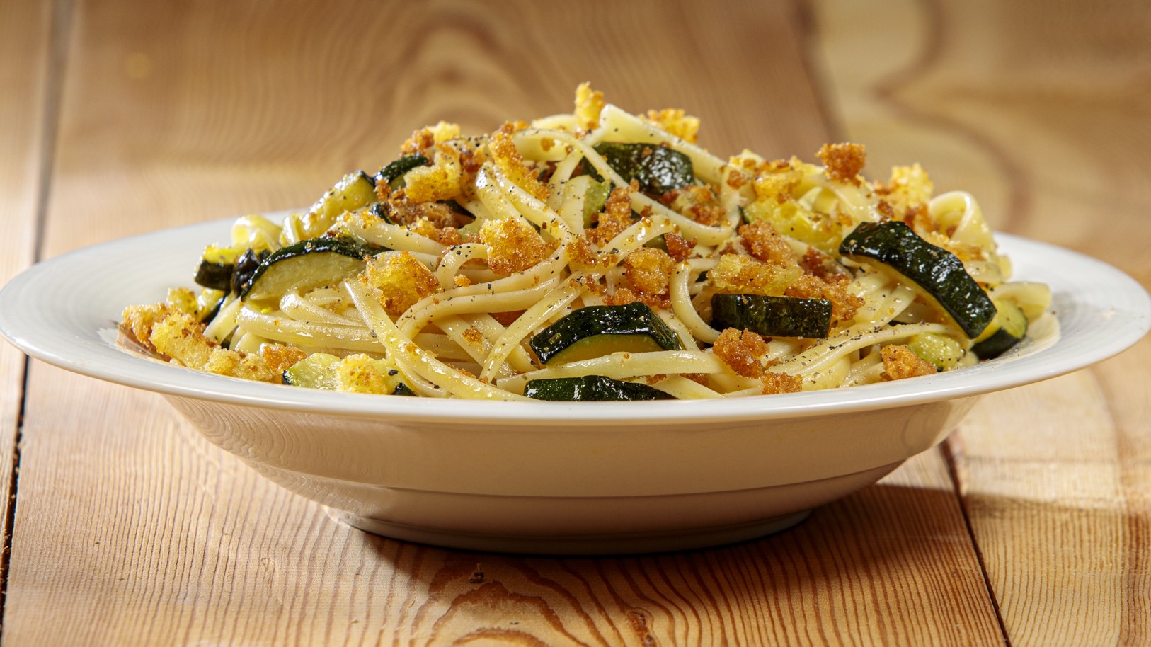 Pasta zucchine e briciole