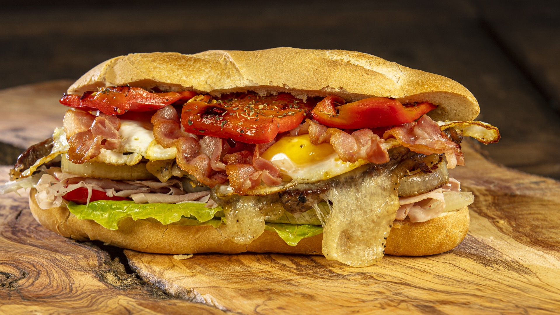 Chivito uruguayo