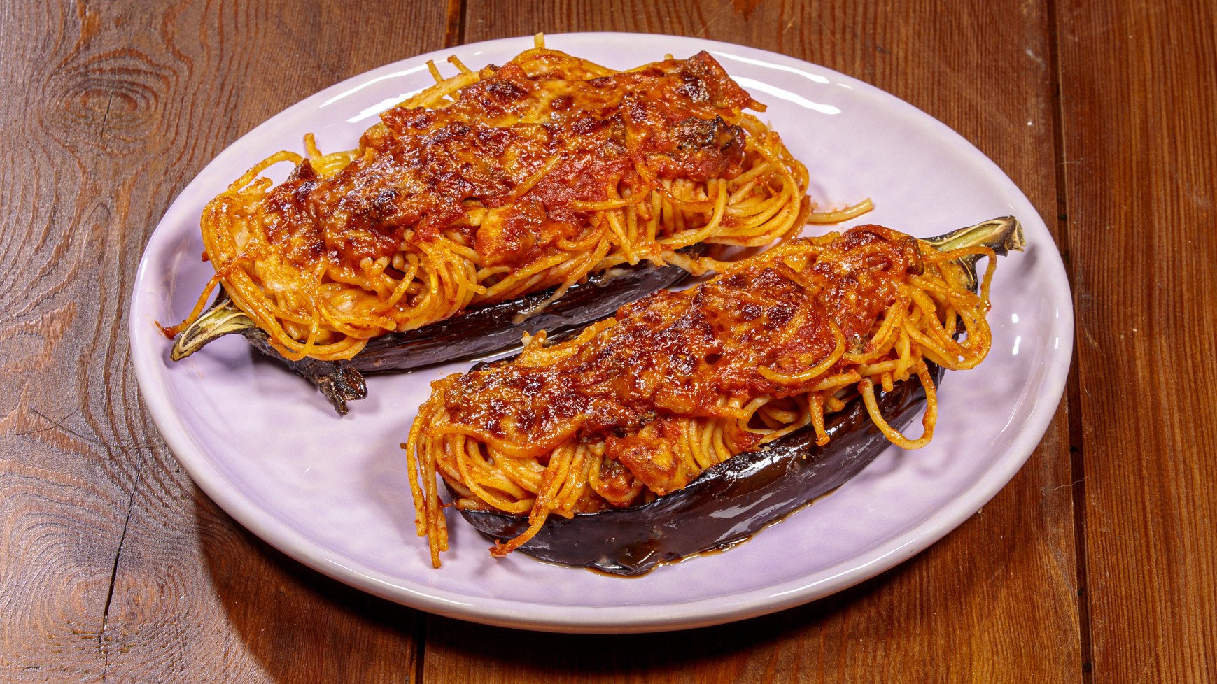 Spaghetti in barchette di melanzana