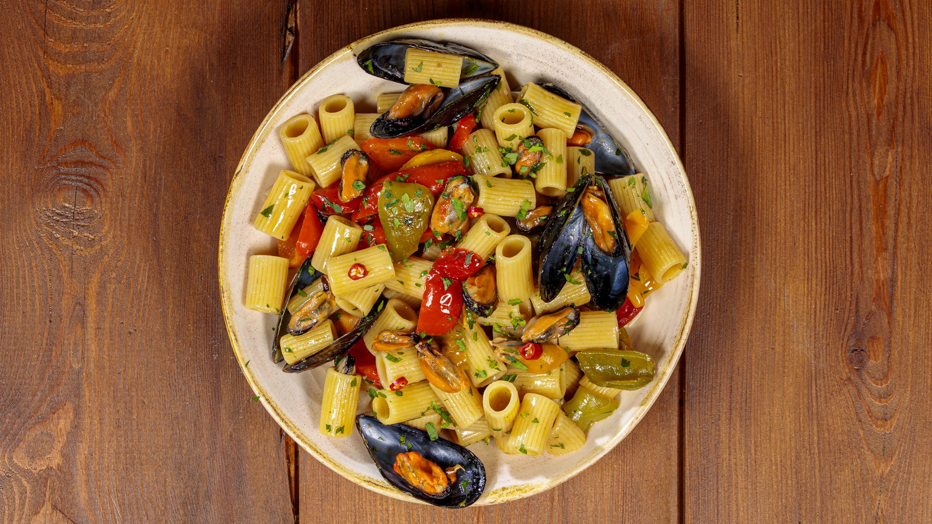 Pasta cozze e peperoni