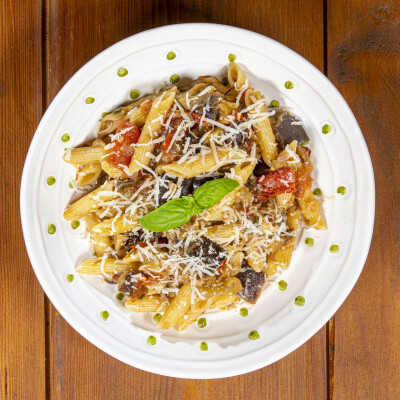 Penne con acciughe e melanzane