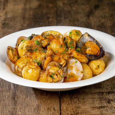 Gnocchi di pane con cozze e vongole