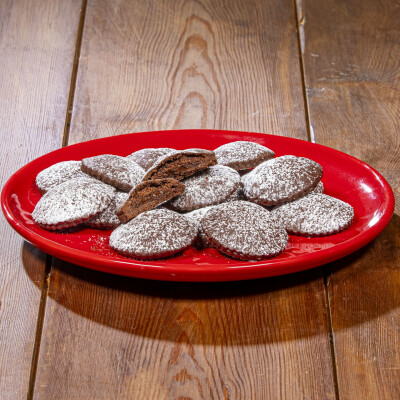 Biscotti ripieni al cioccolato