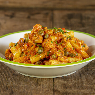 Pasta tonno pomodori e capperi