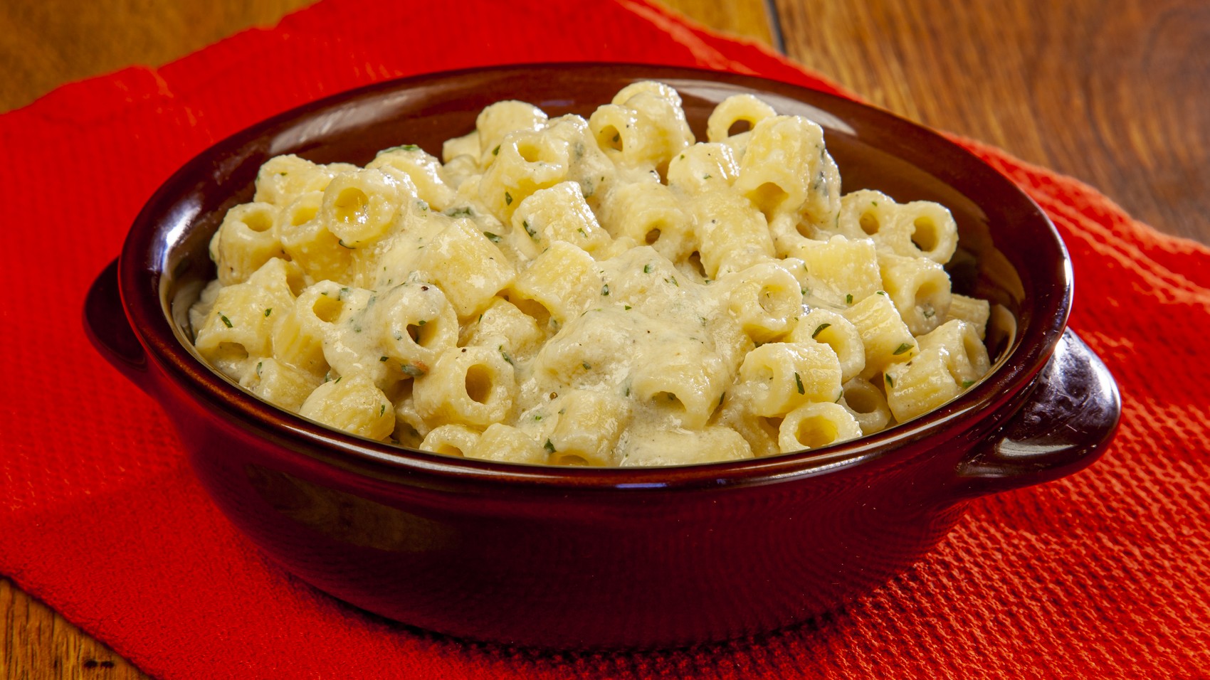 Tubetti cacio e uova tradizionali