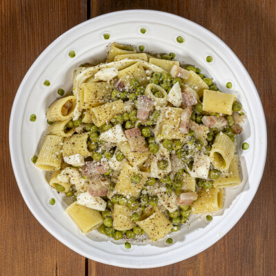 Pasta e piselli con la provola