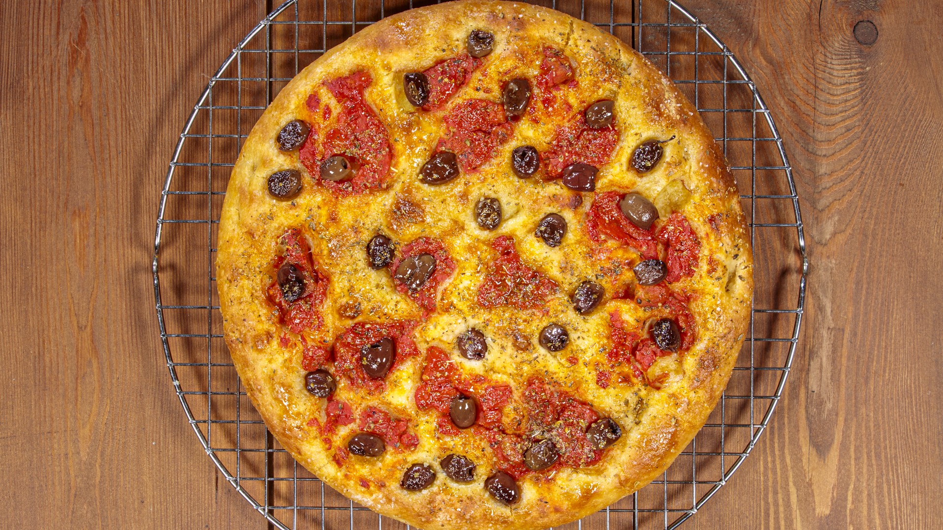 Focaccia pomodoro e olive