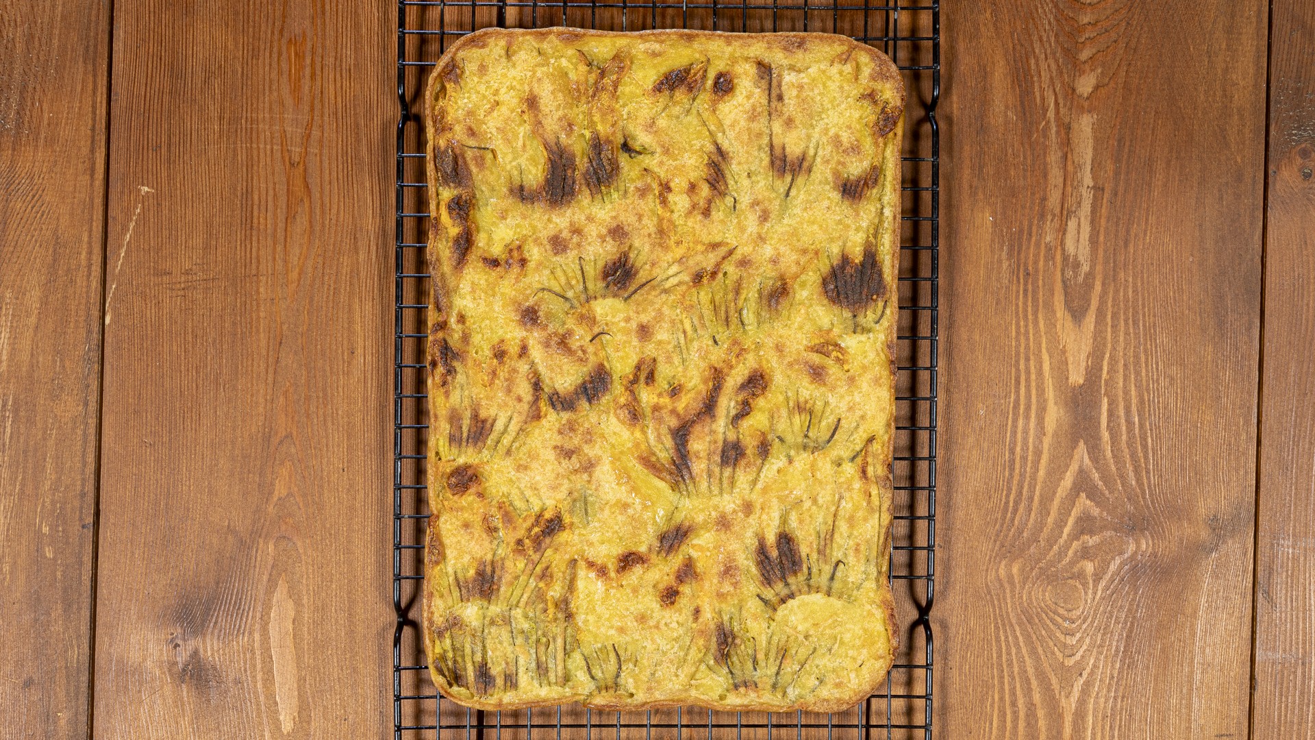 Schiacciata con i fiori di zucca