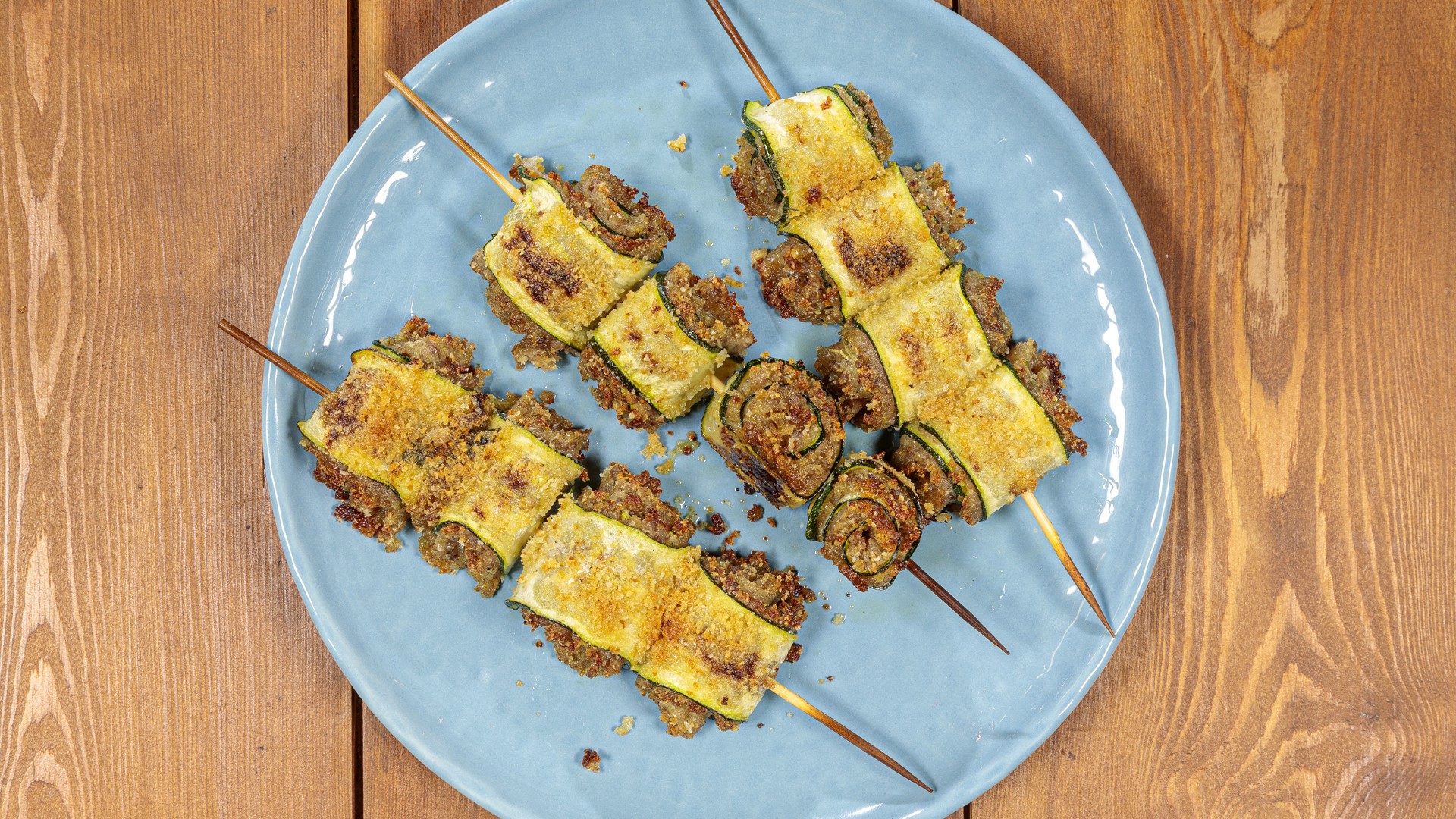 Involtini di zucchine con salsiccia