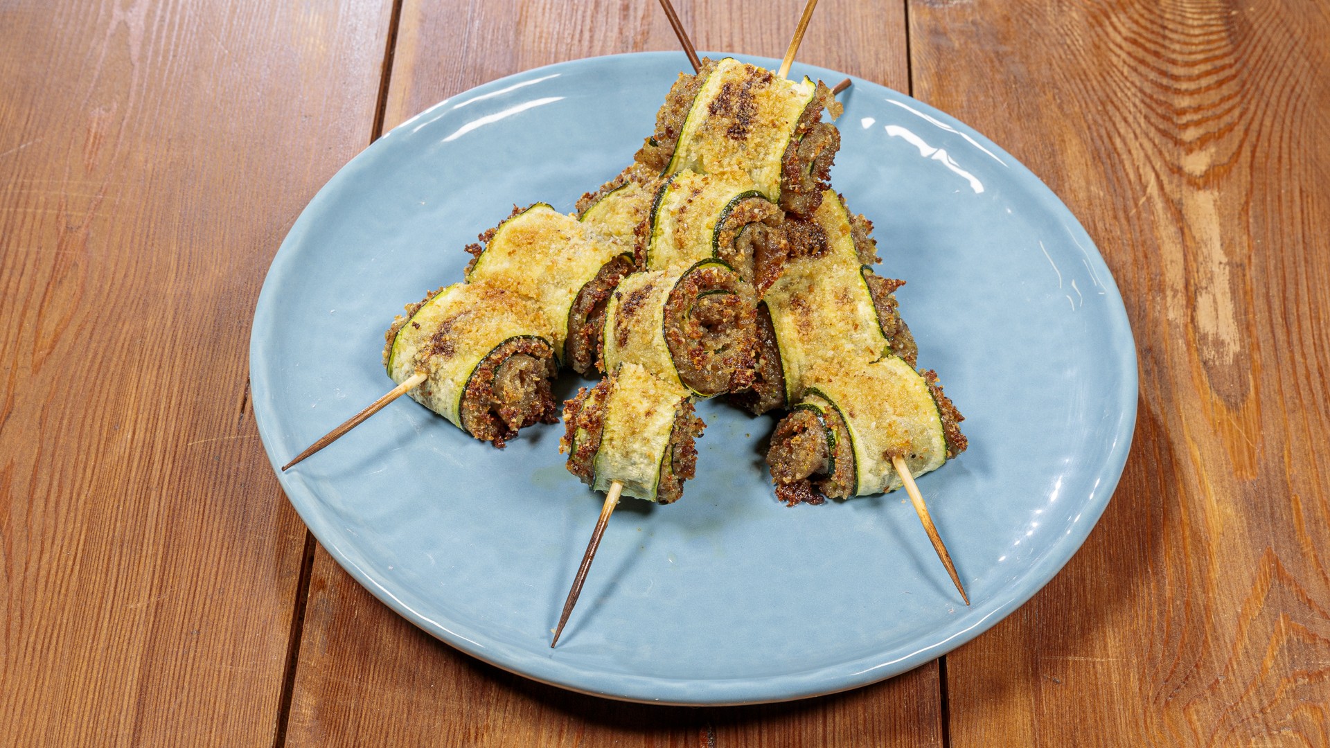 Involtini di zucchine con salsiccia