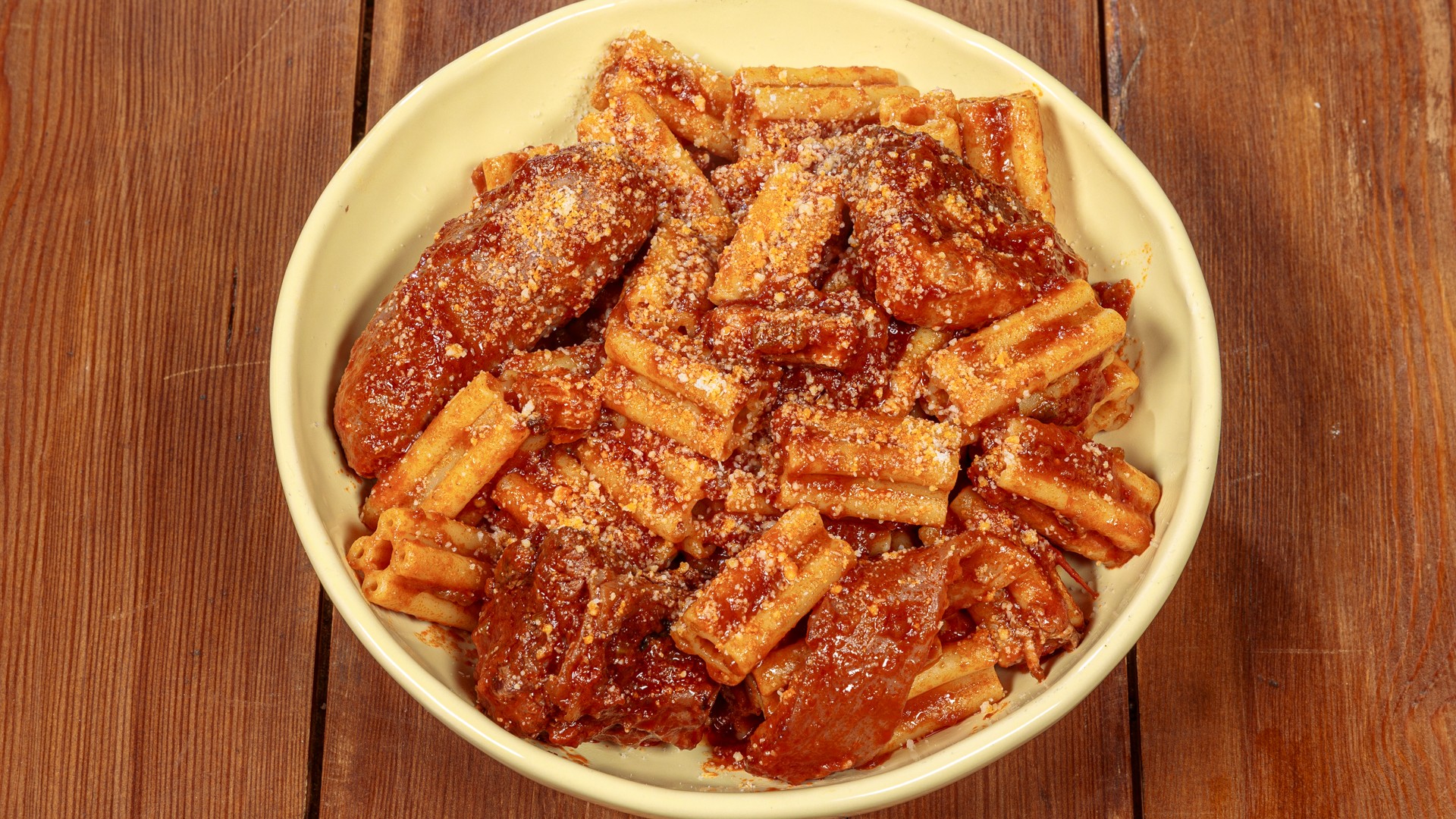Pasta cinque buchi