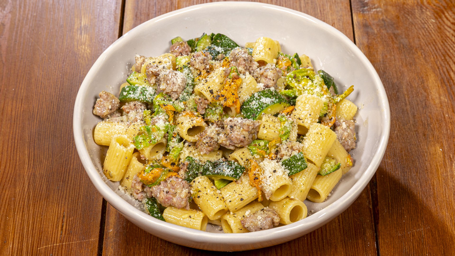 Pasta salsiccia e zucchine