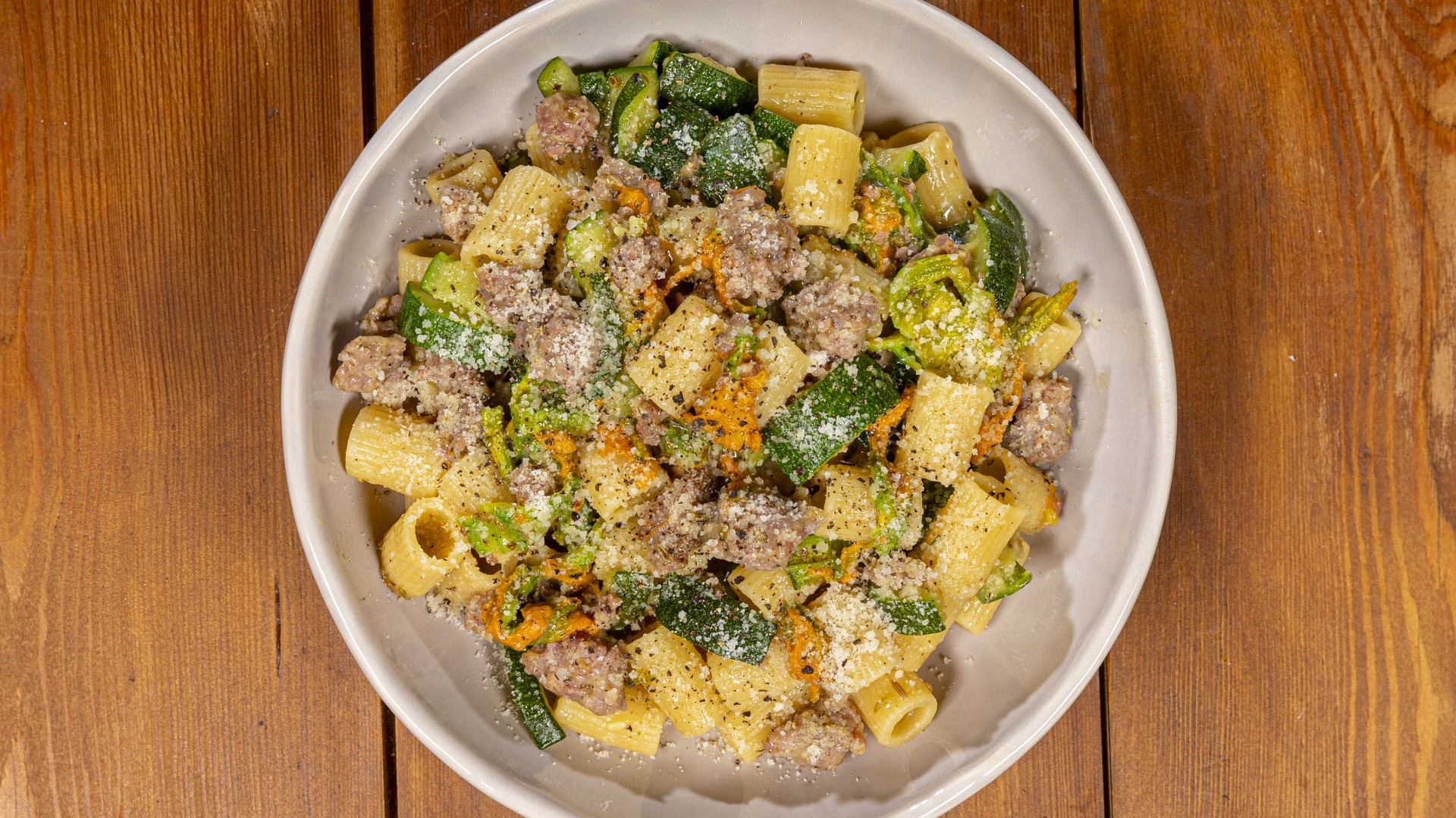 Pasta salsiccia e zucchine