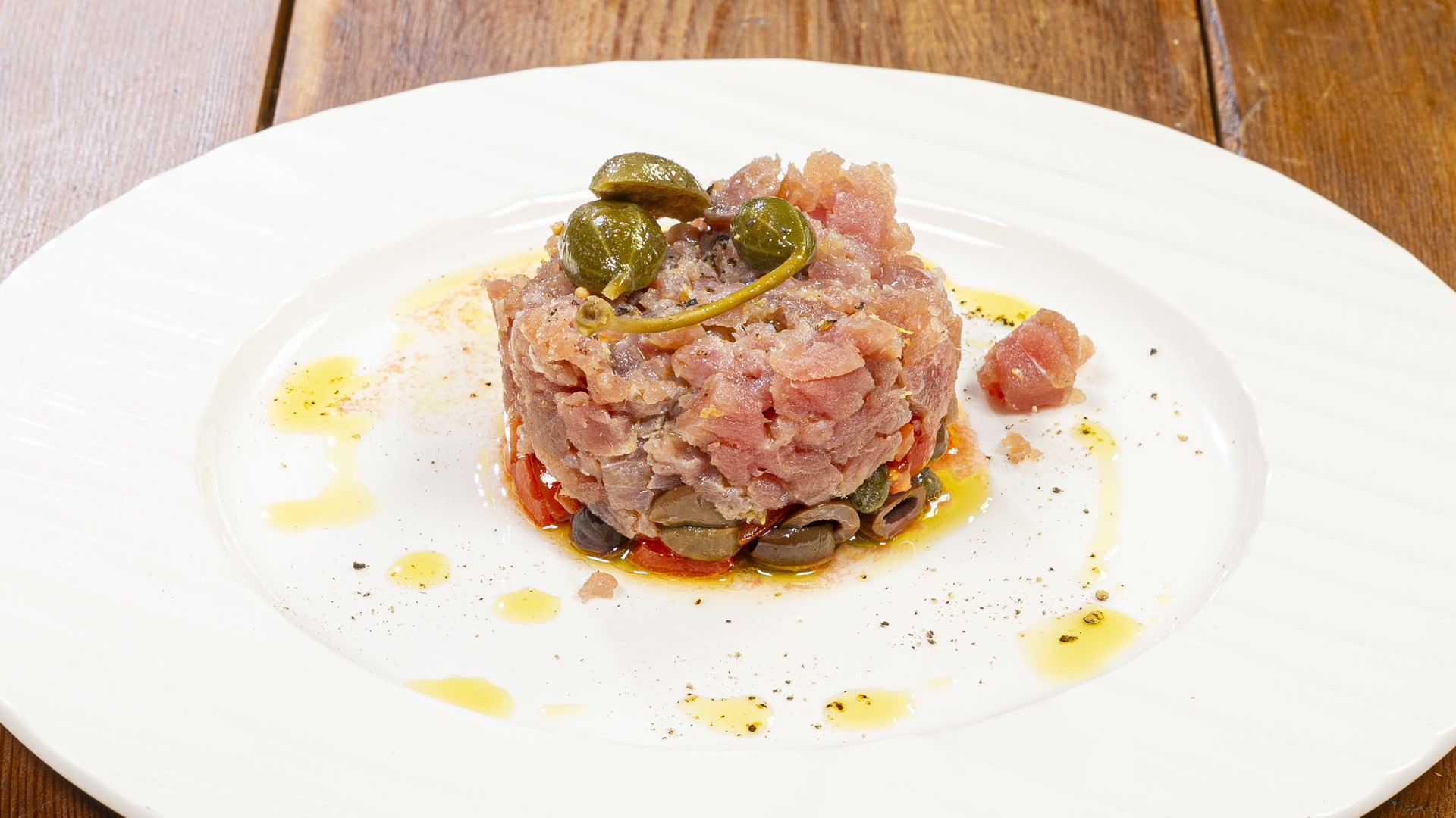 Tartare di tonno alla mediterranea