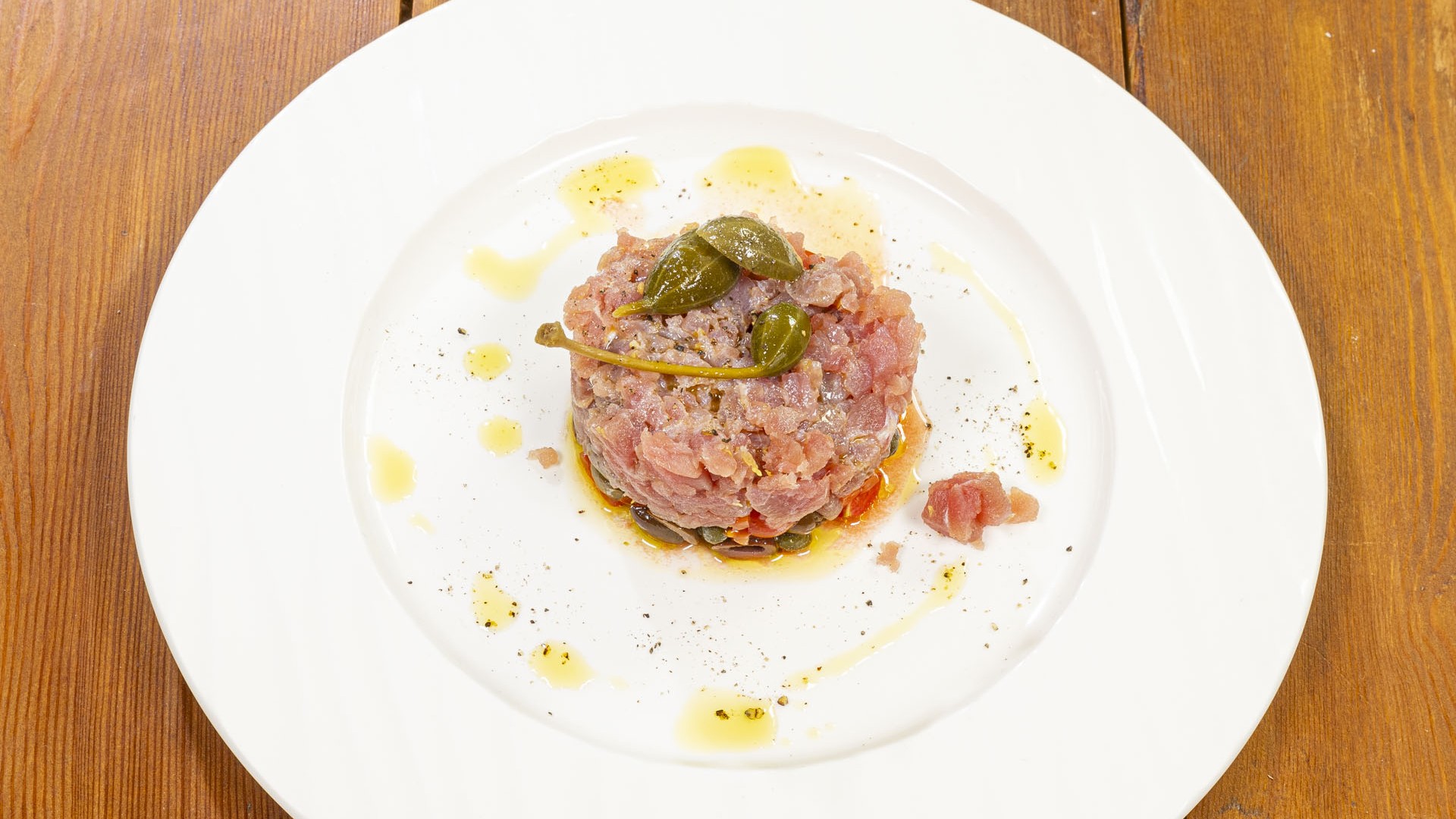 Tartare di tonno alla mediterranea